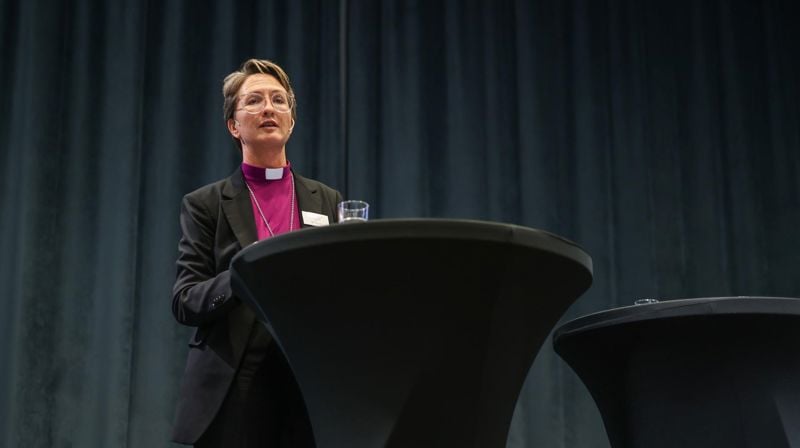 Kari Mangrud Alvsvåg, biskop i Borg, har vært medlem av Ekstremismekommisjonen. Her på Kirkemøtet 2023. Foto: Den norske kirke.