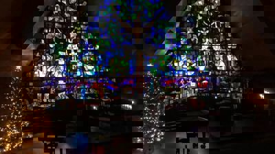 Velkommen til gudstjenester i Jeløy kirke i julehøytiden!