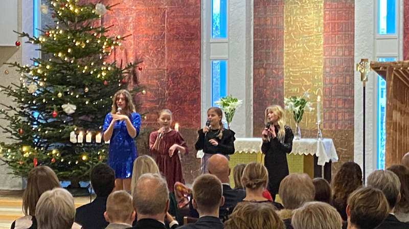 Julegudstjeneste i Hånes kirke. Hånes Soul Children synger.