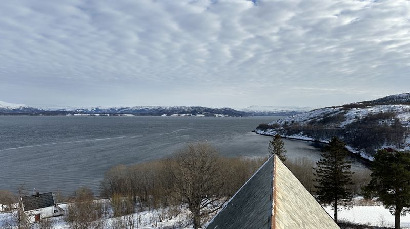 Kirkehistorien på flere språk. Skjerstad kirke