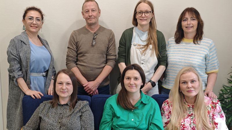 LUM-utvalet samla til første møte. Bak f.v. Sabina Baylarbayova, Rune Ziener (leiar), Ragnhild Stav, Oddgunn K Grane (nestleiar). Foran f.v. Michalina Sroga, Vlada Fristad, Silje Furnes Solheim. Foto: Ayan Baylarbayova.