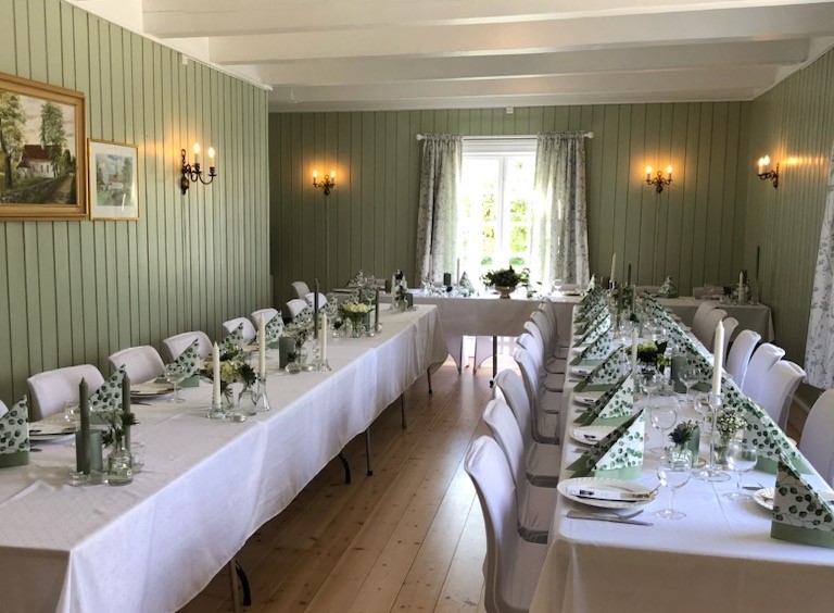 Vestfløya pyntet til dåp eller konfirmasjon