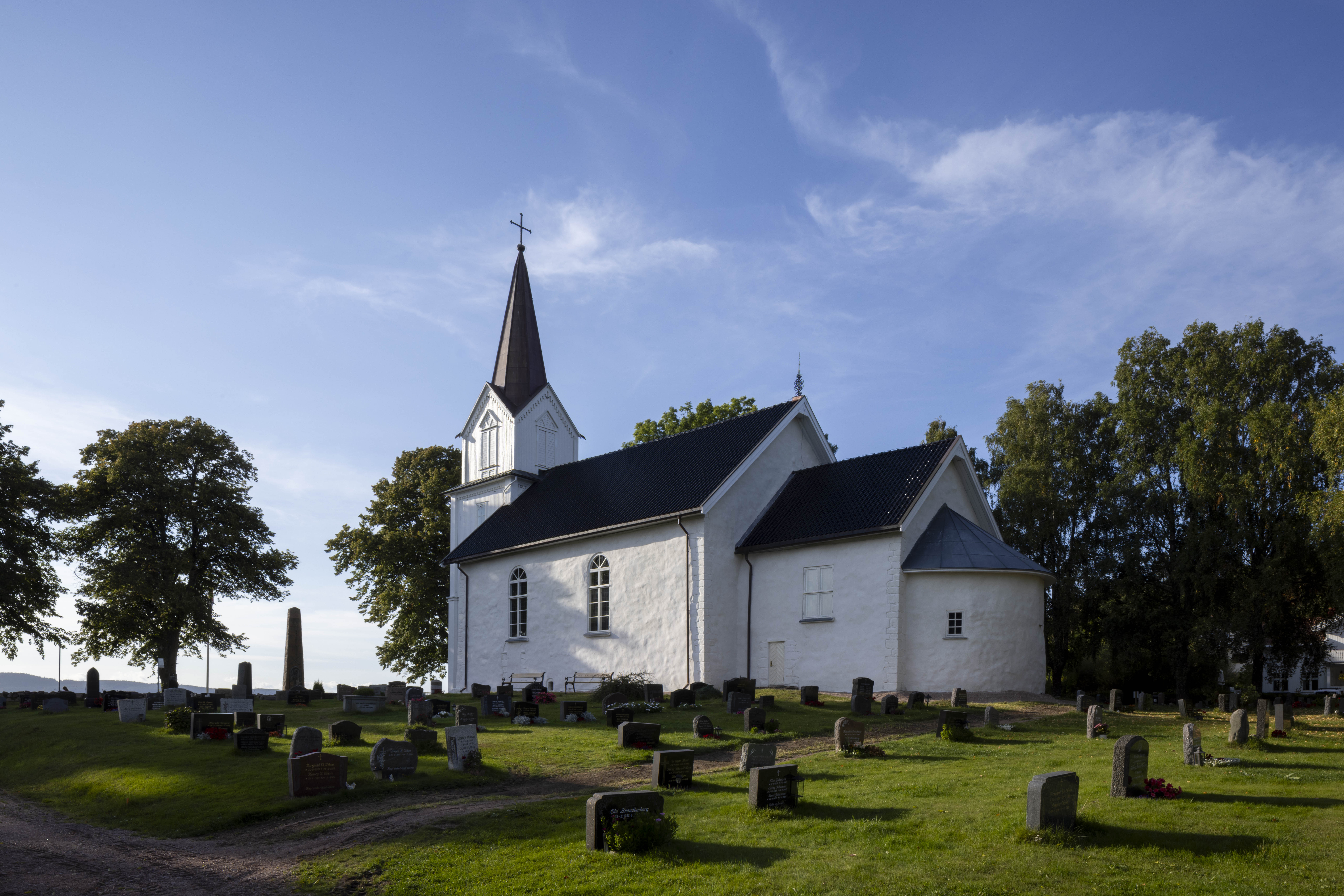 Samtidig med boklansering 18. oktober markerer vi at Hurum middelalderkirke er nesten ferdig rehabilitert. Foto: Pål A. Berg
