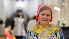 – Samenes nasjonaldag er en festdag, sier Sara Ellen Anne Eira som er leder i Samisk kirkeråd. Foto: Den norske kirke.