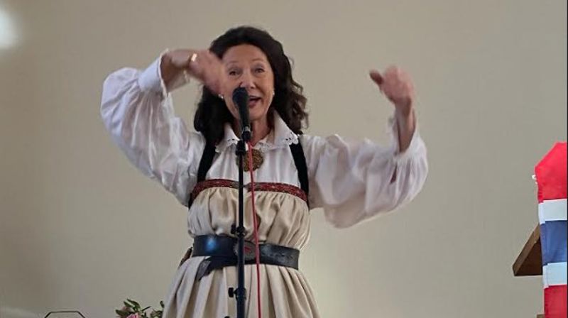 Stor oppslutning på språkkafeen sin 17.maifest!