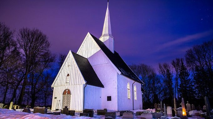 Hobøl kirke. Foto: kirken.no