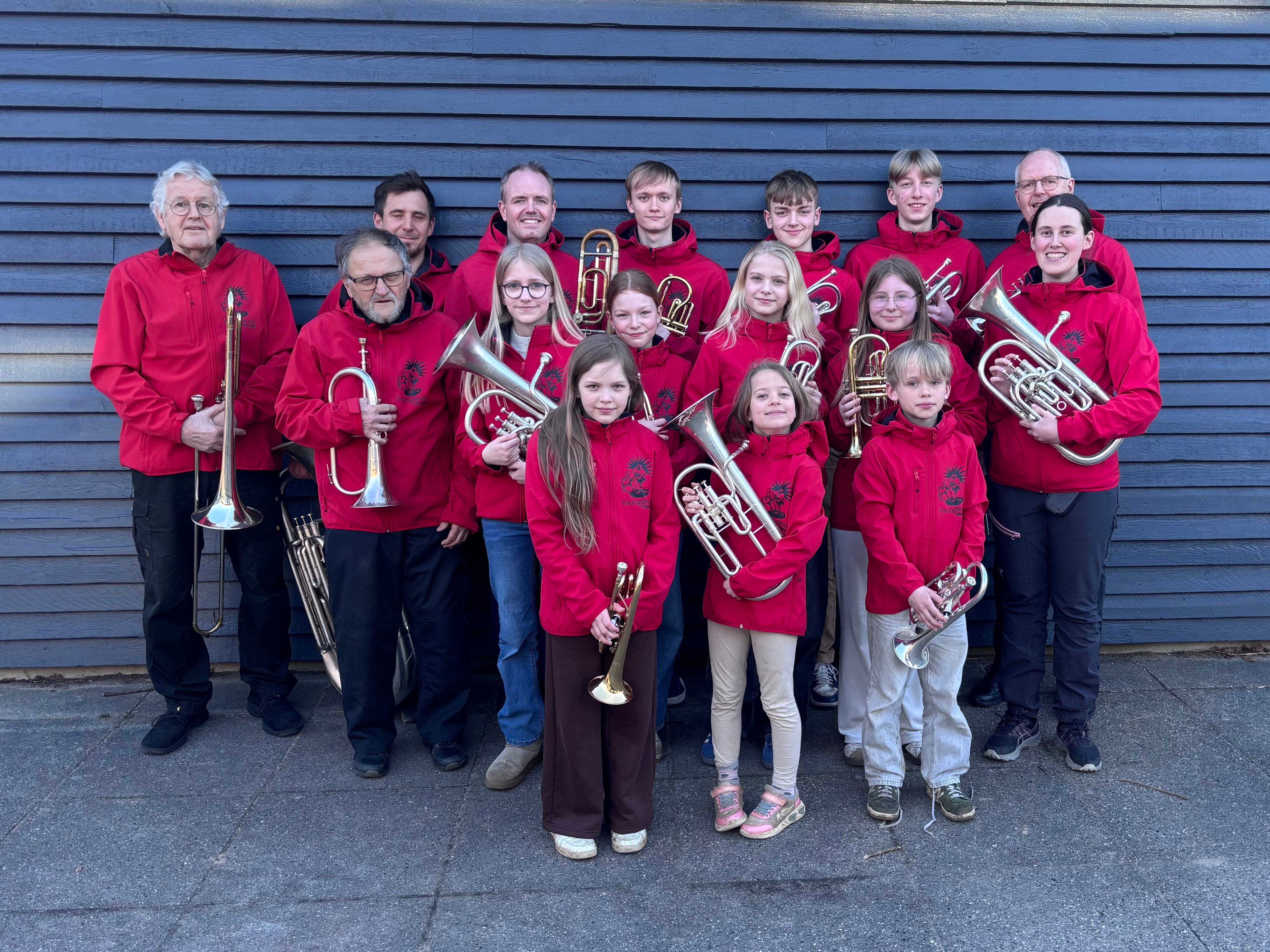 YoungBrass Skanderborg vert med og spelar i gudstenesta.