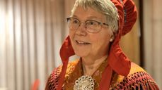 Berit Alette Mienna forteller sin historie. Foto: Den norske kirke