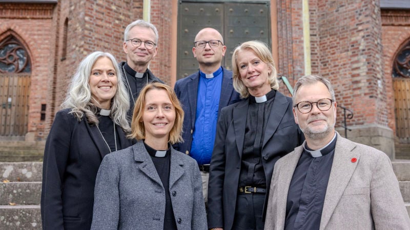 De seks kandidatene; fra venstre Kristin Moen Saxegaard, Øystein Magelssen, Kjerstin Jensen, Stephen Sirris, Elisabeth Thorsen og Sveinung Hansen. (Foto: Fingerspitz/Den norske kirke)
