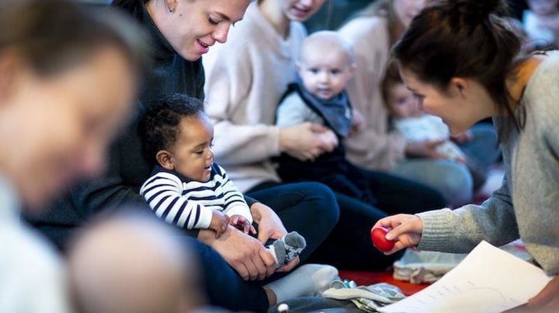 Babysang er en fantastisk mulighet til å knytte deg tettere til babyen din gjennom sang og musikk. Foto: Den norske kirke