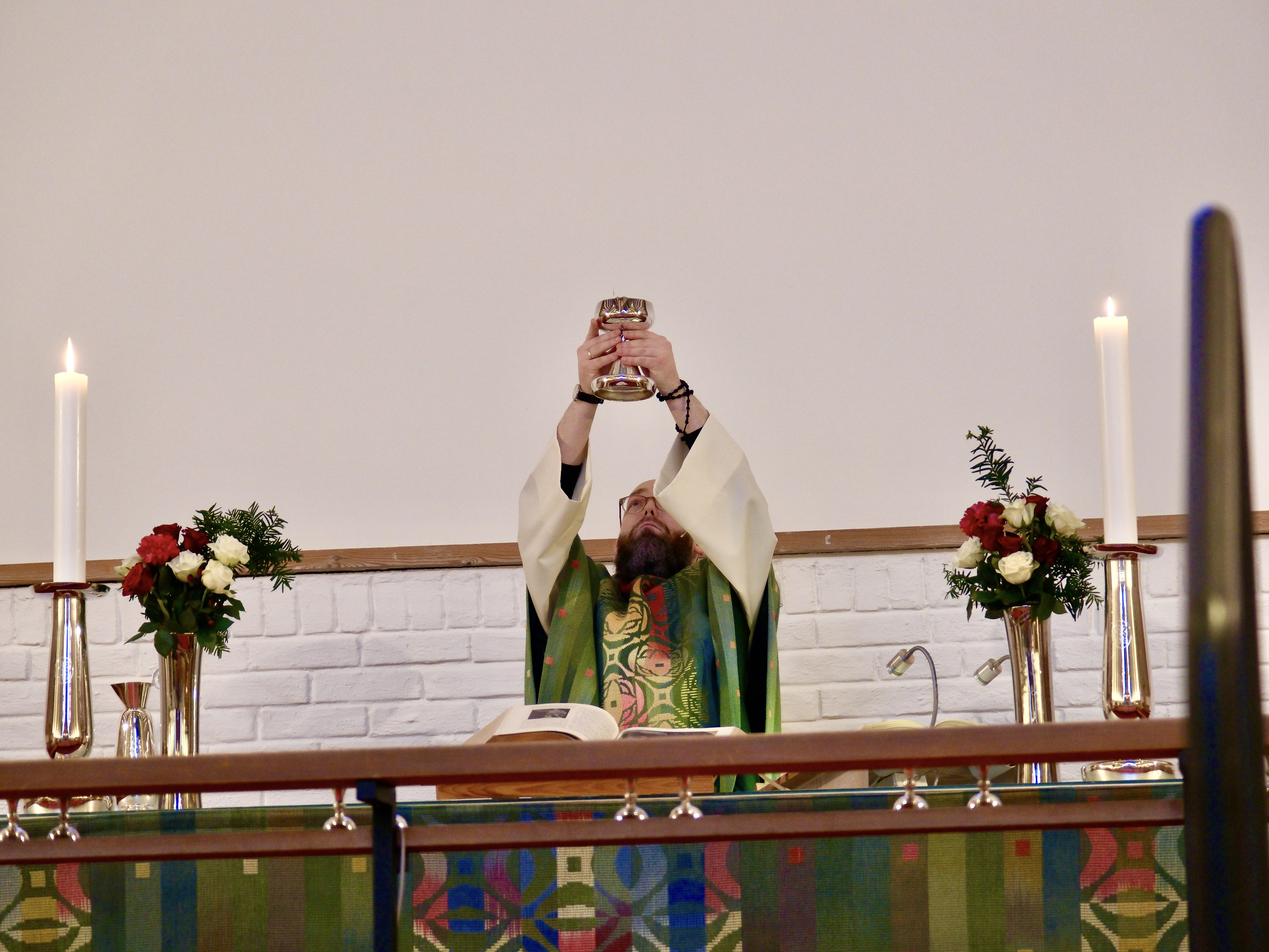 Fra feiring av høymesse i Biskopshavn kirke. Foto: Joel Bijou Irudayam.