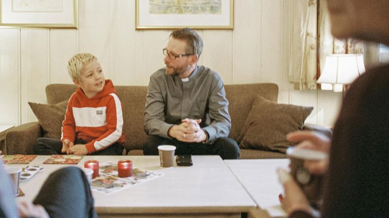 Church staff have extensive training and experience in speaking to people experiencing grief.  (Photo: Jarl Hvidsten/Norwegian Church)