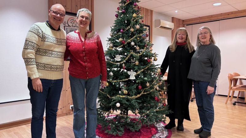 Vil du feire med oss? Niels, Benedicte, Edna og Liisa ønsker velkommen til julefeiring på Menighetshuset å på julaften