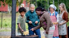 Den norske kyrkja har meir enn 77 000 frivillige medarbeiderar. – Talet er lågare enn før pandemien. Kvar femte frivillige har ikkje «kome tilbake». Vi må framleis sjå på korleis vi rekrutterer og tek vare på dei frivillige. Alle som har tid, evner, lyst eller eit talent kan få bidra som frivillig, seier kyrkjerådsleiar Kristin Gunleiksrud Raaum. (Foto: Bo Mathisen / Den norske kyrkja).