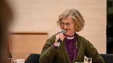 Biskop Kari Veiteberg snakker til menighetsrådene