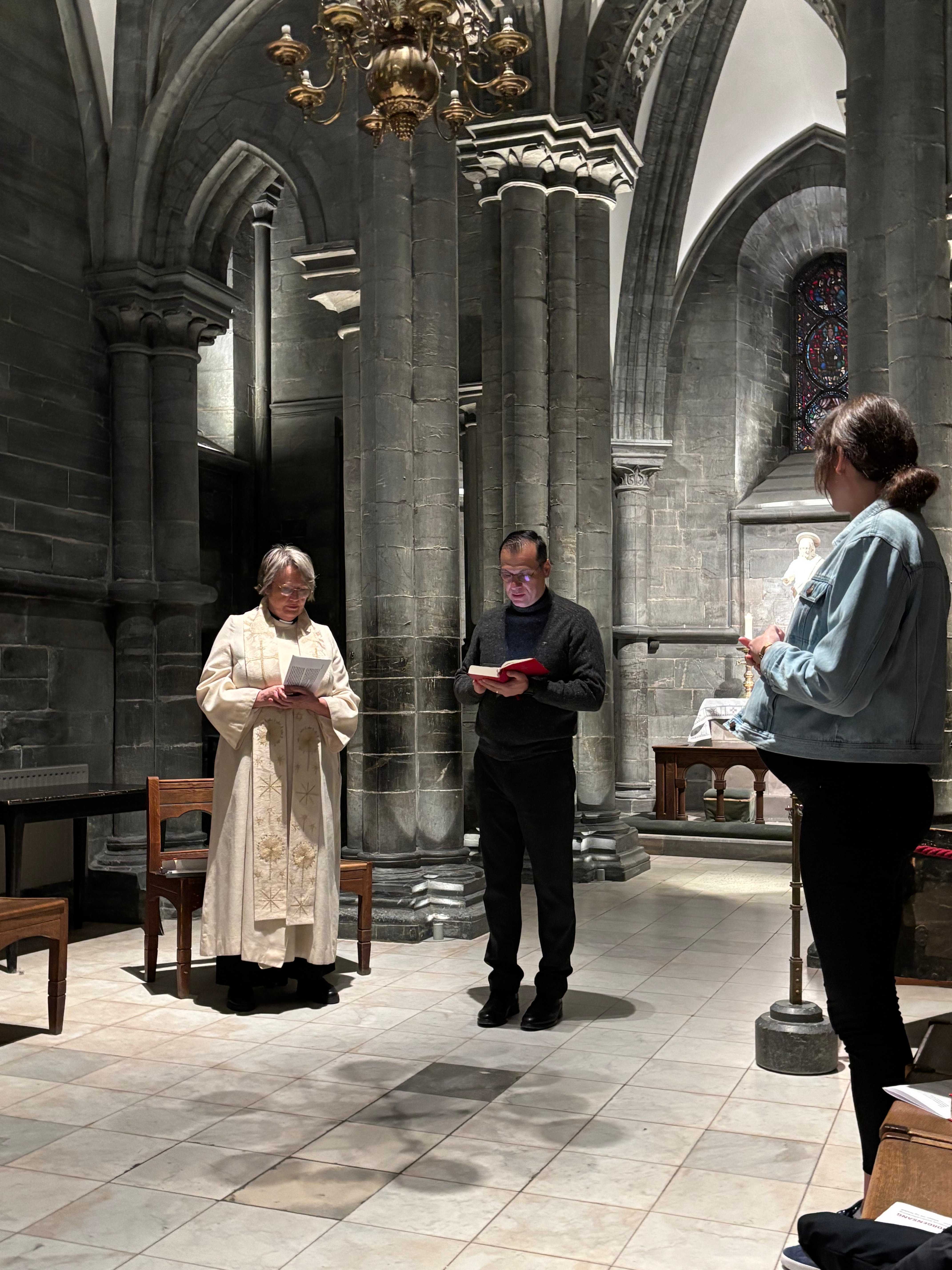 Munther Isaac leser i Nidarosdomen