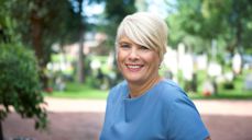 H.M. Kongen har utnevnt Kristin Gunleiksrud Raaum til Ridder av 1. klasse av Den Kongelige Norske St. Olavs Orden. Foto: Kolonihaven / Den norske kirke.