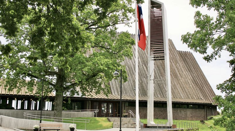 Velkommen til flaggheising og gudstjeneste!