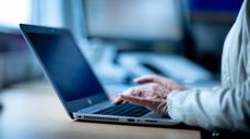 På kyrkja.no/varsel er det mogeleg å sende inn digitalt varsel til Den norske kyrkja. Illustrasjonsfoto: Bo Mathisen / Den norske kyrkja.