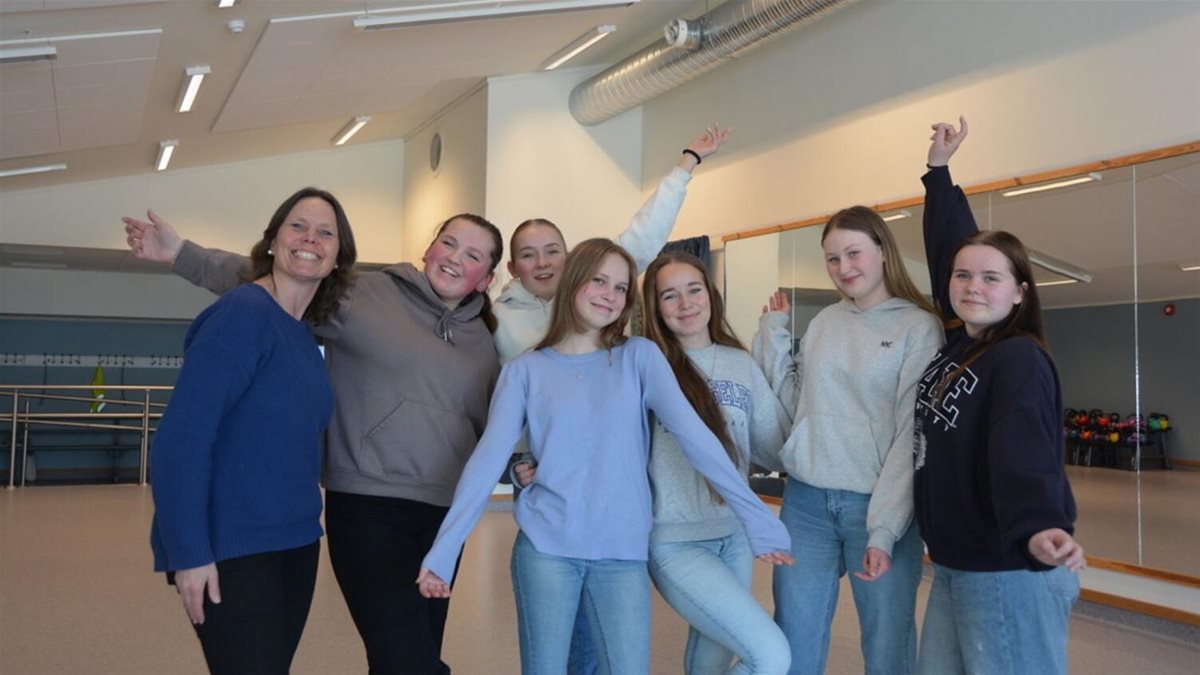 Danseteamet. Foto: Elin Fjalestad, Vest-Telemark blad