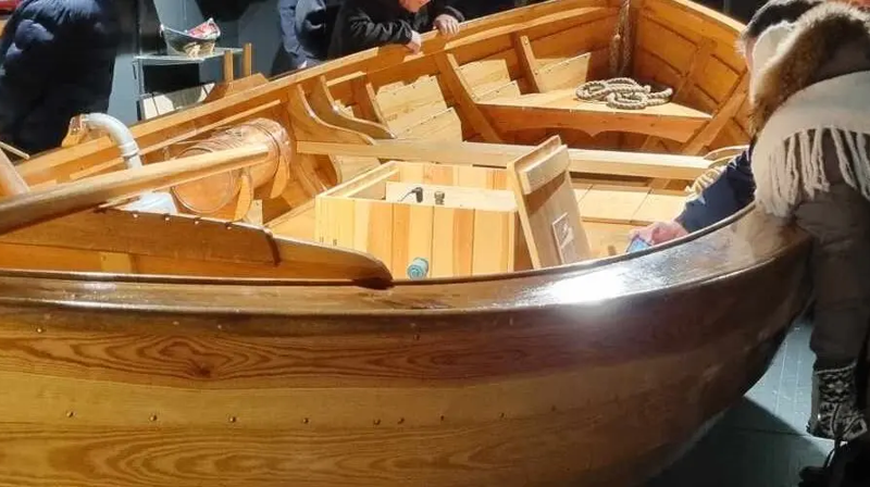 Motorbåten "Anna" vises i Den gamle kinoen