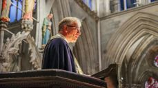 – Holocaust-dagen er ei påminning om å sjå etter alle teikn, verbale og fysiske, til antisemittisme i vår tid og i vårt samfunn, seier preses Olav Fykse Tveit. Her avbileta på Kyrkjemøtet i 2023. (Foto: Den norske kyrkja).