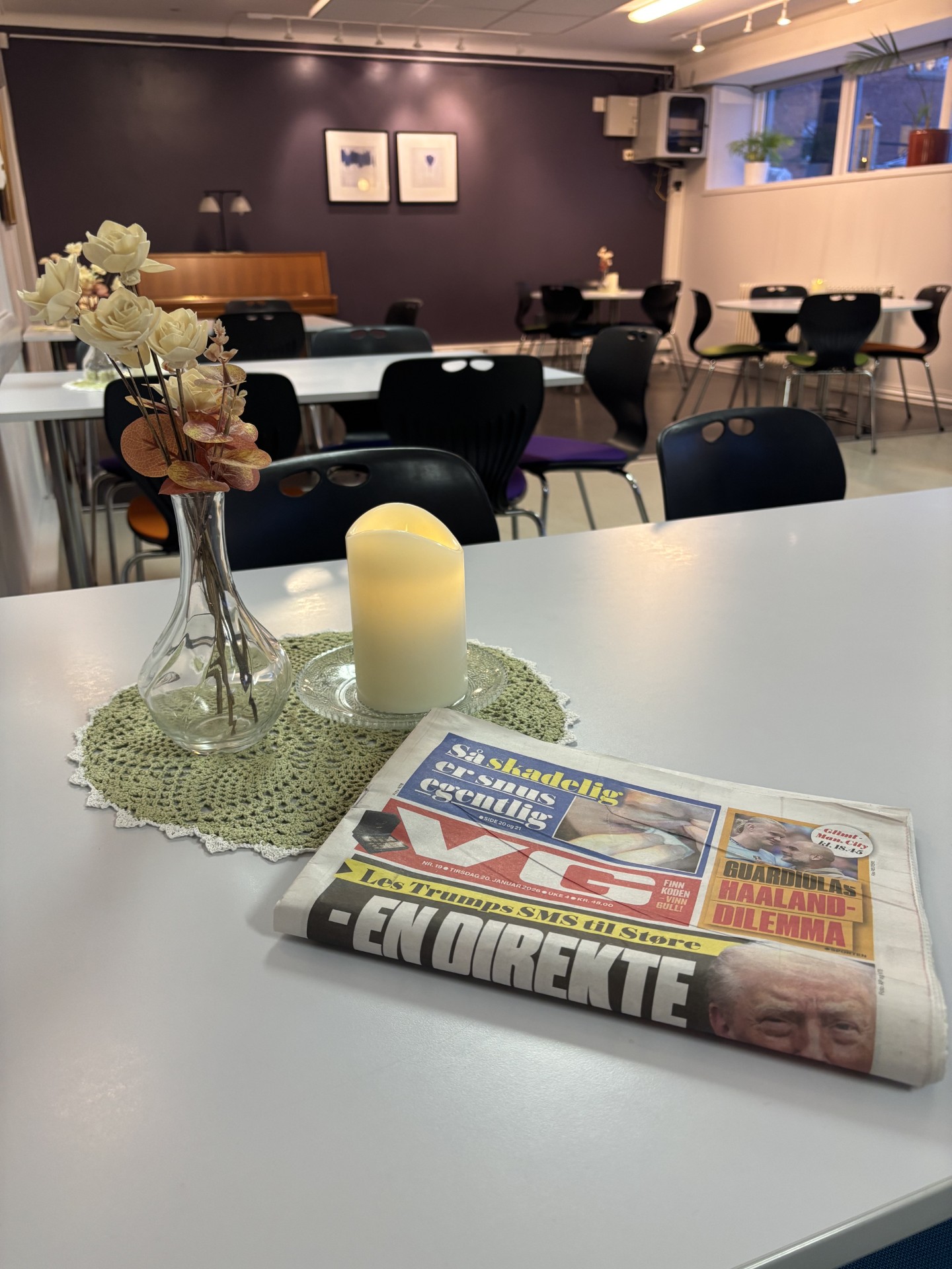 Ønsker du å treffe folk eller bare lese dagens avis? Velkommen innom!