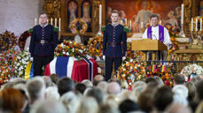 Sokneprest Paul Erik Wirgenes taler under gravferden til prinsesse Astrid. Foto: Stian Lysberg Solum / NTB / POOL