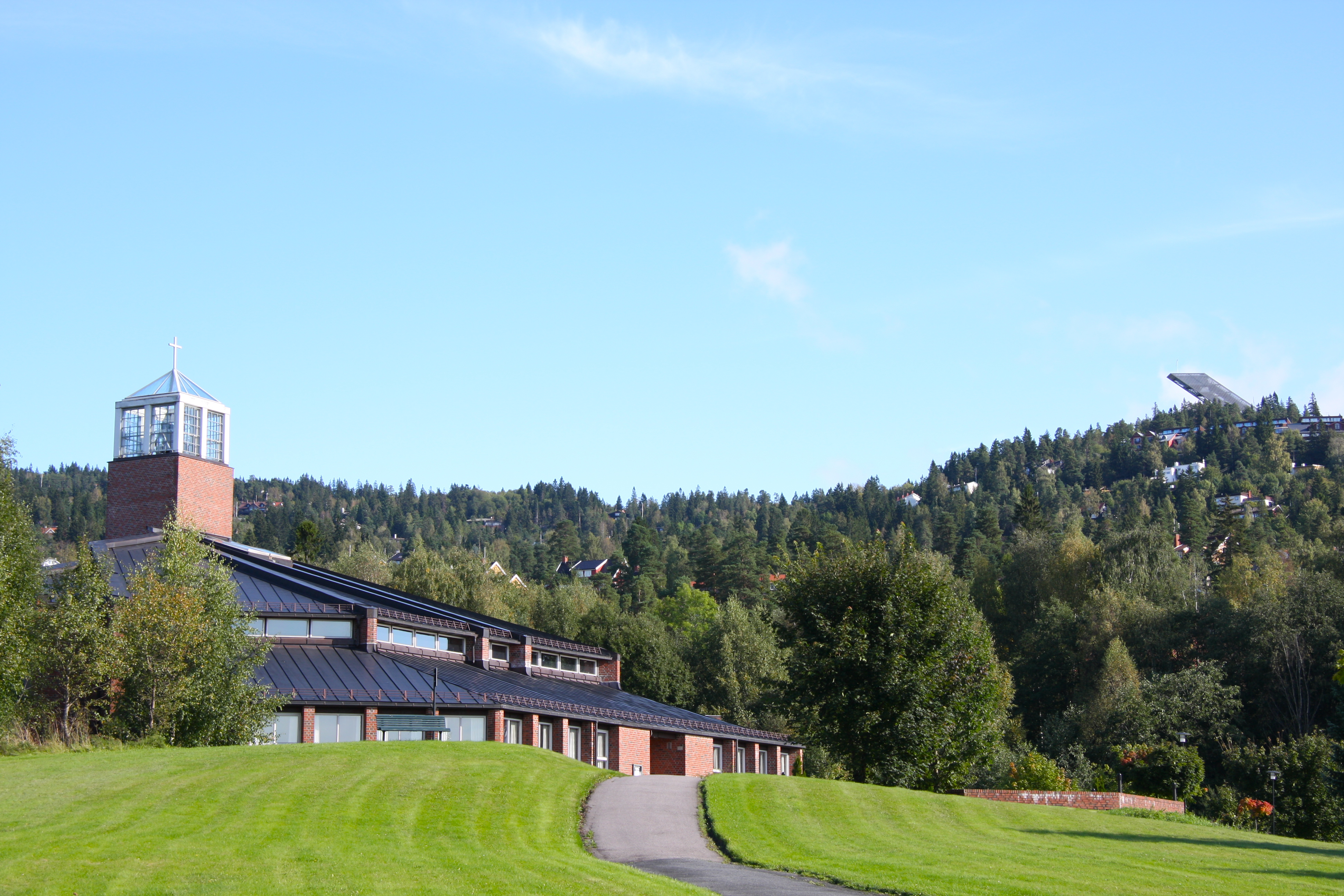 Kontorets åpningstider i sommer