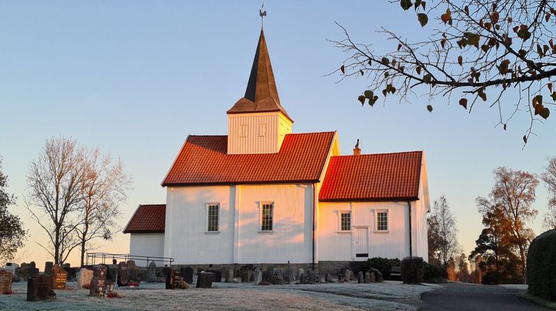 Mari kirke. Foto: Jostein Tegnér.