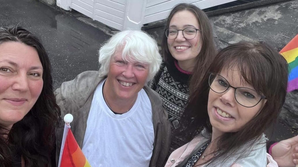 Annette med venner: Stab og frivillige under Dalane pride i 2023.