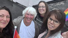Annette med venner: Stab og frivillige under Dalane pride i 2023.
