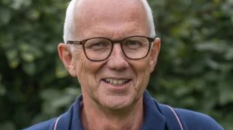 Thor Erling Holte takkes av