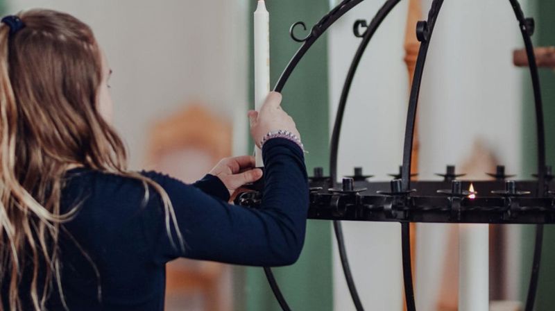 Åpen kirke - tenn lys for Ukraina