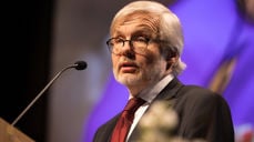 Kirkerådsleder Harald Hegstad tematiserte diskriminering og rasisme i sin åpningstale til Kirkemøtet. Foto: Heidi Olsen / Den norske kirke