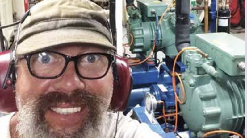 Bowie Buverud jobber i Mercy Ships. Tidligere har han vært kjølemaskinist, med ansvar for ventilasjon og alt av kjøling, noe som er ganske avgjørende når temperaturen utendørs kan være 35 grader.