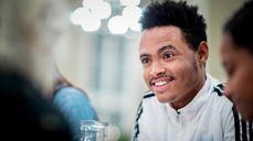 Den norske kirke fikk rekordmange innmeldinger fra 25-34-åringer i 2024. Illustrasjonsfoto: Bo Mathisen / Den norske kirke.