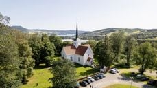Den norske kirke feirer pinsen med over tusen gudstjenester. Foto fra Biri kirke: Joakim Birkeland