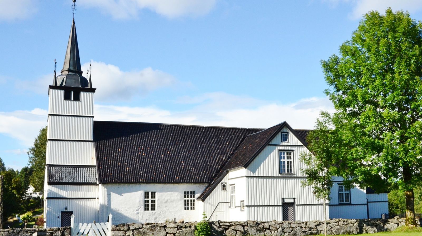Konfirmasjonsgudstjeneste i Holt kirke