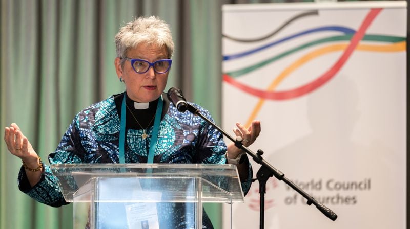 Stephanie Dietrich, leder av Kirkenes verdensråds teologiske kommisjon, på talerstolen i Johannesburg i møte i sentralkomiteen. Foto: Albin Hillert.