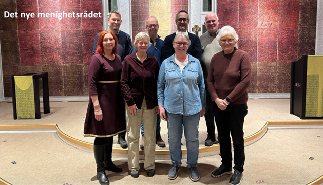 Foran fra venstre: Kristin Johansen (leder), Anne Moseid, Kirsten Bjørkhaug Fauske, Elin Saltrøe (fellesråds-representant). Bak fra venstre: Alf Tomas Tønnessen, Torgeir Wadseth (nestleder), Jarle Gundersen, Jan Otto Fredwall (sokneprest). Runa Maria Flø var ikke til stede da bildet ble tatt. Foto v/ Wenche Somdal (sekretær og saksbehandler for menighetsrådet).