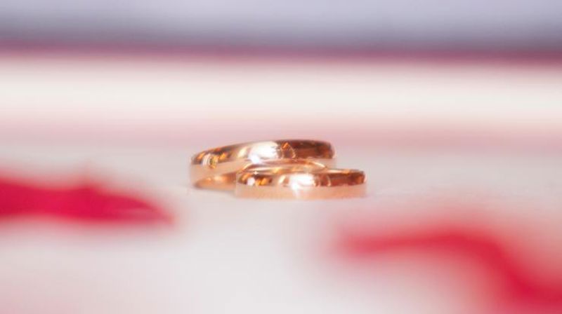 Før du kan ta på gifteringene, må du få prøvingsattest fra Skatteetaten. Illustrasjonsfoto: Audun Hagen / Den norske kirke.