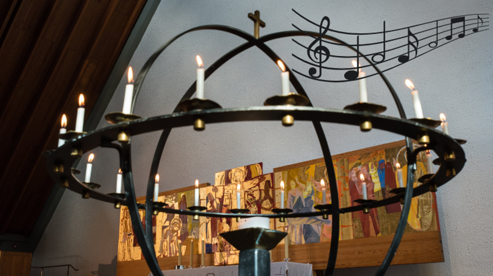 Lysgloben i Holmen kirke. Fotograf: Ole Vetrhus Aalvik