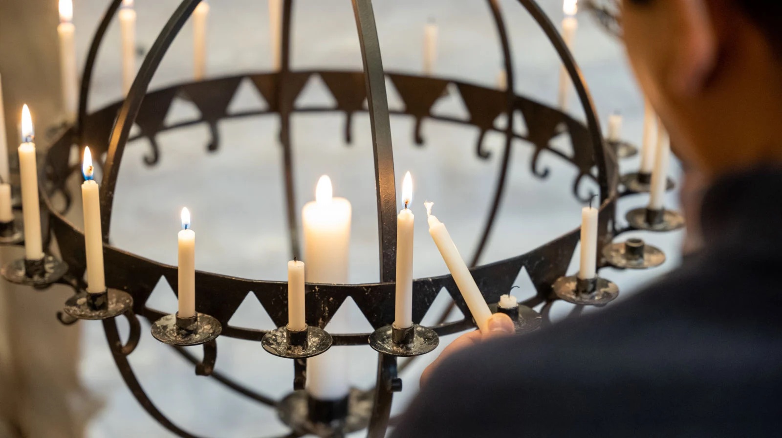 Kirkene åpner dørene etter kong Haralds dødsfall. (Foto: Terje Peersen / Den norske kirke).
