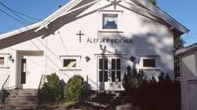 Gudstjeneste med dåp i Ålefjær bedehus