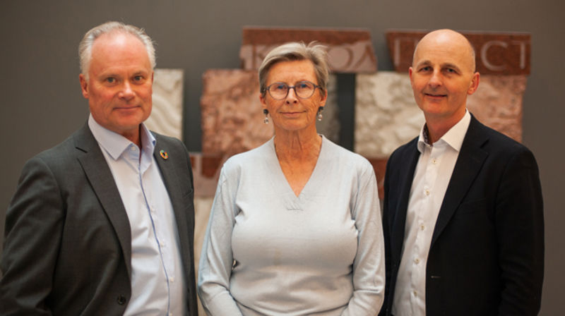 Styret i Dnk Eiendom. Fra venstre: styremedlem Frode Meinich, styreleder Anne Siiri Øyasæter og styremedlem Morten Stray Floberghagen. Foto: Helene Moe Slinning/Den norske kirke