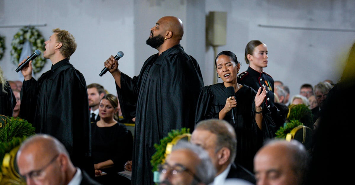 Abide with me ble fremført av et stort kor. Her er noen av dem. Foto: Stian Lysberg Solum / NTB