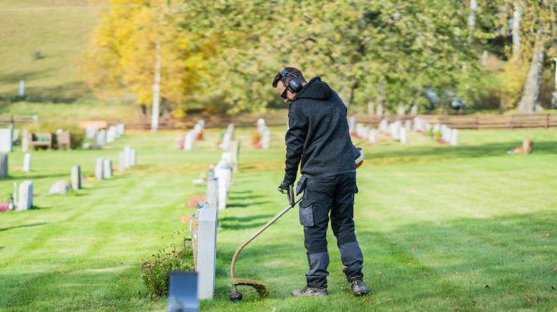 Våropprydding på kirkegårdene