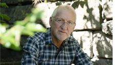 Kjell Arnold Nyhus dykker dypt, og formidler med vennlig åpenhet.