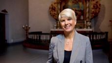 – Påskefortellingen kan du høre i en kirke nær deg, sier kirkerådsleder Kristin Gunleiksrud Raaum. Foto: Kolonihaven / Den norske kirke.